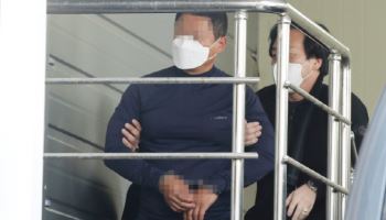 "이 국가가 윤석열 거야?" 흉기 살해 유투버 법정 소란[그해 오늘]