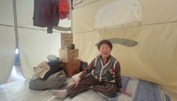 “40여 일째”…맨바닥서 텐트 생활하는 산불 이재민