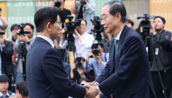 김문수, 한덕수에 선대위원장 제안…한덕수 “실무 논의해야”