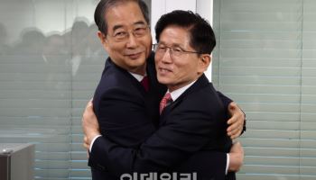 한덕수 만난 김문수 "사부로 모시겠다"…선대위원장 제안(상보)