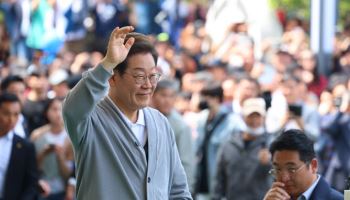 이재명, 국힘 집안싸움 하는 사이 전국 팔도 돌았다…독보적 대통령 후보로 ‘우뚝’