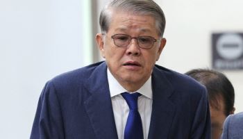 최신원 전 SK네트웍스 회장, SK㈜ 지분 전량 매도