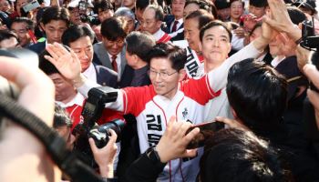김문수 "고통 겪은 국민께 죄송"…계엄 첫 사과