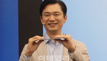 초격차 기술력 집약...5mm대 프리미엄폰 출시한 삼성전자