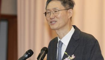 '尹 파면' 문형배, 서울시립대 로스쿨 교수 되나…"고민 중"