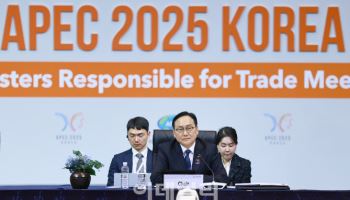 통상본부장 "다자무역 시험대…APEC 회의, 소통과 협력의 장"