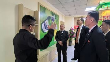 북중 해빙 무드…공사는 청진·나선 찾고 中대사는 인민대학습당 방문