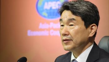이주호 “美 신용등급 하향…금융·외환시장 면밀한 대응 필요”