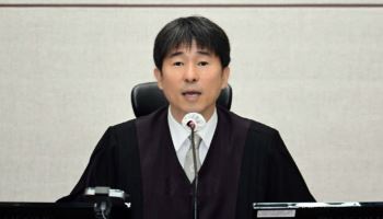 '접대 의혹' 지귀연 부장판사 "사실 아냐…평소 소주에 삼겹살"