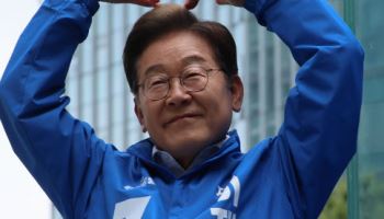 이재명의 '대통령 권한축소 개헌', 속도전 가능할까