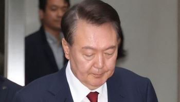 “조는거 아니죠?”…눈 감은 윤석열에 지귀연 던진 한마디