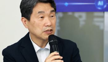 이주호 “AI가 경제·사회 재편…1등 국가로 도약할 것”