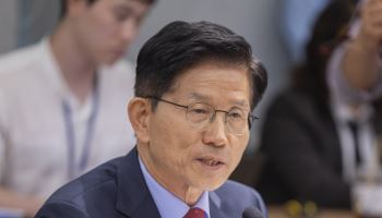 김문수, 이준석 당권 거래 제안 주장에 “그런 얘기 못 들어봐”