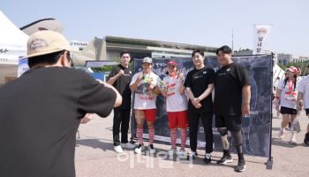 마라톤 행사장서 '국군 영웅 감사 챌린지'…"잊지 않겠습니다”