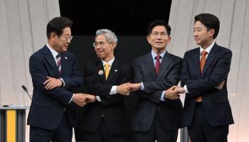 이재명 "비상계엄은 내란"…김문수 "계엄과 내란은 달라"