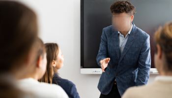 여고 남교사, 출산 관련 성희롱 발언 논란