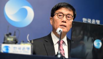 ‘비둘기 금통위’에 환율 1385원 터치…“2차 추경 시, 하락 우세”