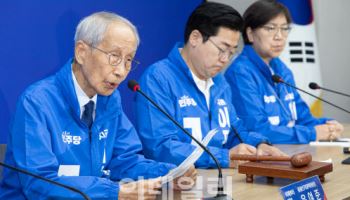 선거 전 '이재명 지지' 호소한 윤여준…"안정적 정권 교체"