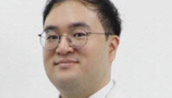 [전문의 칼럼] 러닝 열풍, 달리기 효과와 부상 예방법은?