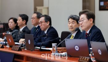 李 대통령, 첫 국무회의 주재 “공직에 있는 기간 각자 최선 다해야”
