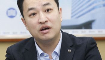 “가르치기 두려운 학교, 무고·악성민원 부추기는 법 개정을”