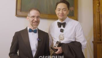 '토니상' 수상 박천휴 "韓관객 전폭적 지원 덕에 美공연 가능했죠"