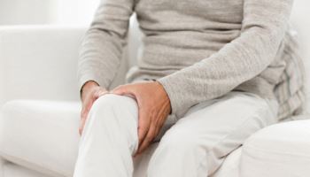 "허리 아픈데, 무릎까지…" 척추ㆍ관절, 동시에 아플 수 있어