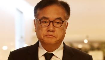 경찰, ‘대통령실 PC 파기 지시’ 정진석 전 비서실장 수사 착수