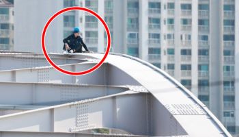"아동시설 폭력 피해 호소" 50대 남성, 한강대교서 고공농성 중