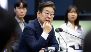 “나도 휴면 개미”…李대통령 “형이라 생각하고 편하게 해요”
