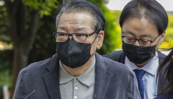 檢, `건진법사` 11시간 고강도 조사…`김건희 청탁` 집중 추궁