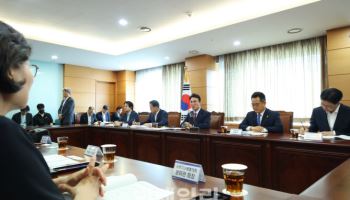 김민석 “가격규제로 누르는 시대 지나…유통과정 투명성 높여야”