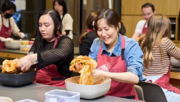 풀무원 뮤지엄김치간, K컬처 체험 인기…외국인 관람객 8만명 돌파