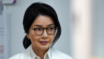 김건희 여사 ‘극심한 우울증’으로 입원...尹 병실 지켜