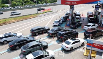 “기름값 오르기 전에 '만땅' 채우자”…중동 불안에 주유 러시