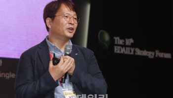 "장수시대, 일·연금 함께하는 '연금겸업' 필요…점진적 은퇴해야"