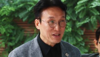 김민석에 쏟아지는 의혹…野 “비리백화점” vs 與 “흠집내기 도 넘어”