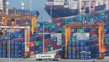 호르무즈 봉쇄 우려에 해상운임 더 가나…"수출입 중소기업 맞춤 지원"