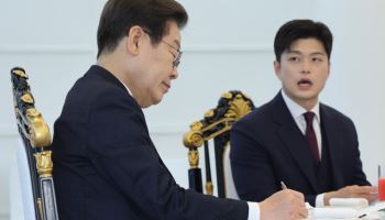 "李대통령 면전서 '재판 약속' 도발"...김용태 사과 요구한 與