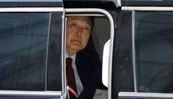 윤 측 "특검에 소환통보 못받아…체포 영장 청구 위법"