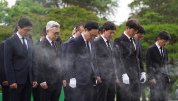 현대로템, 6·25 전쟁 75주년 맞아 현충원 참배