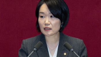 與 이소영 "부동산대책 내부검토…신중한 대책 나올 것"