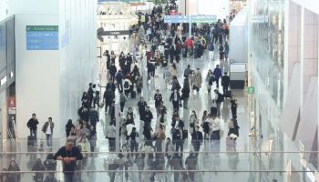 "오늘 출국 예정"…인천공항 3층 난간서 외국인 추락 사망