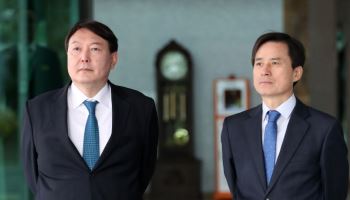 내란특검 "尹, 현관 출입하지 않는 건 출석 불응 간주"