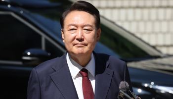 尹, 오늘 검찰 조사…“비공개 출석” vs “정문 출입 원칙”
