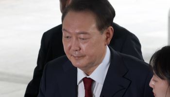  내란특검 “尹, 조사실 입실 안 해…출석거부와 같아”