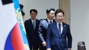 이재명 대통령 '경기도 법카 유용 의혹' 재판도 연기