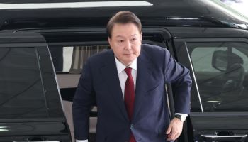 내란특검, 비화폰 통화 前대통령실 비서관 줄소환 통보