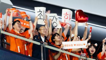 한화 김승연 회장, 임직원 야구장 동행…“대전에서 봅시다” 약속 지켜