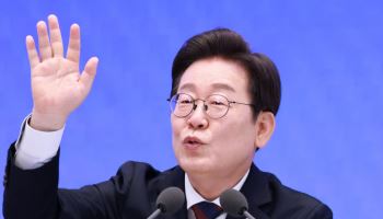 탁현민 "李대통령, 기자회견 후 엄청 답답했을 것"